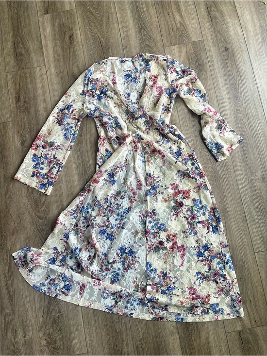 En Créme Other - EN CRÈME Floral Lace Midi Duster in Cream with Blue & Pink Accents